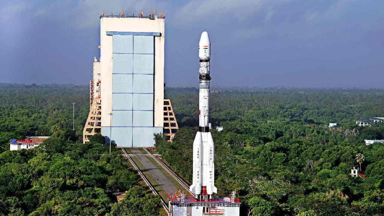 PSLV-C54: మరో ప్రయోగానికి సిద్ధమవుతున్న ఇస్రో.. ఈ నెల 26న పీఎస్ఎల్వీ-సీ54 ప్రయోగం PSLV-C54: మరో ప్రయోగానికి సిద్ధమవుతున్న ఇస్రో.. ఈ నెల 26న పీఎస్ఎల్వీ-సీ54 ప్రయోగం