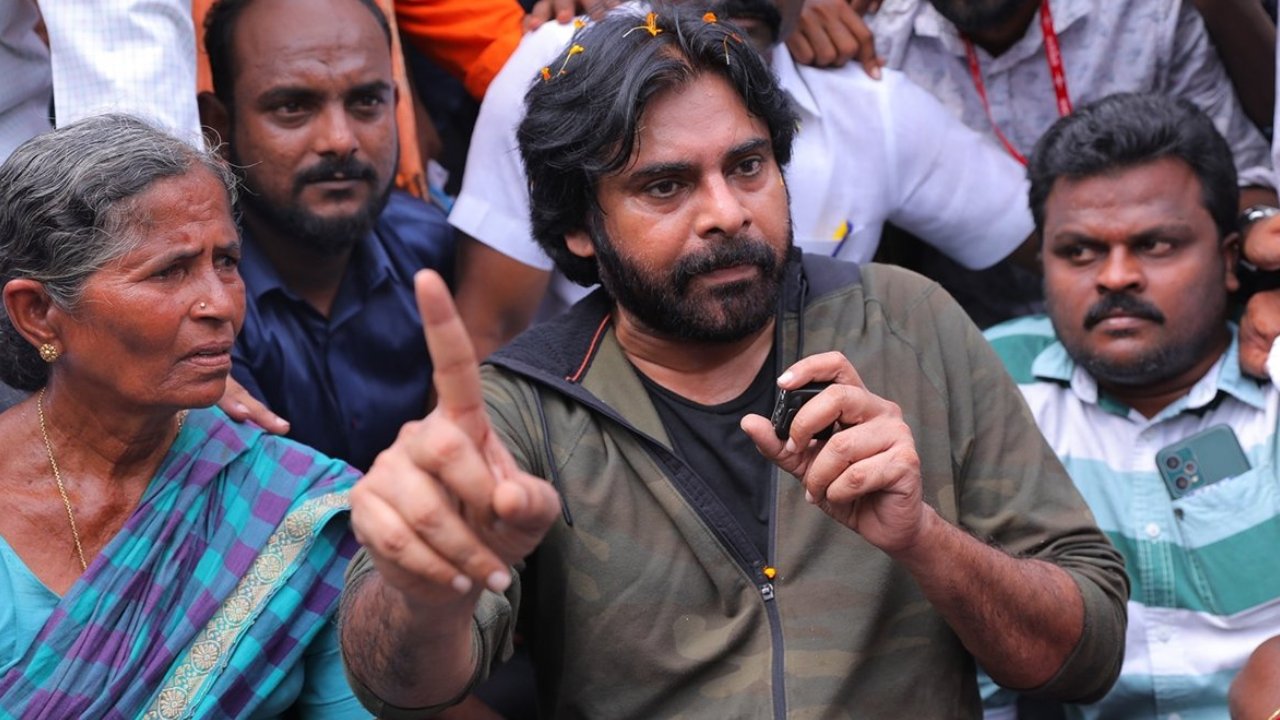 Pawan kalyan: ఇప్పటంలో ఇళ్ళు కోల్పోయిన బాధితులకు పవన్ కళ్యాణ్ ఆర్థిక సాయం .. త్వరలో అందజేత Pawan kalyan: ఇప్పటంలో ఇళ్ళు కోల్పోయిన బాధితులకు పవన్ కళ్యాణ్ ఆర్థిక సాయం .. త్వరలో అందజేత