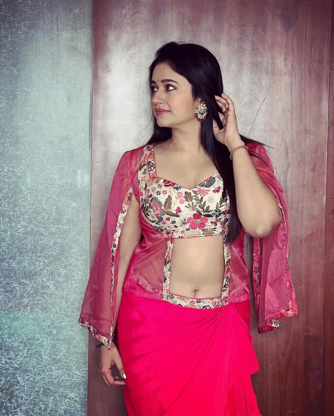 Poonam Bajwa Sizzles In Latest Pics