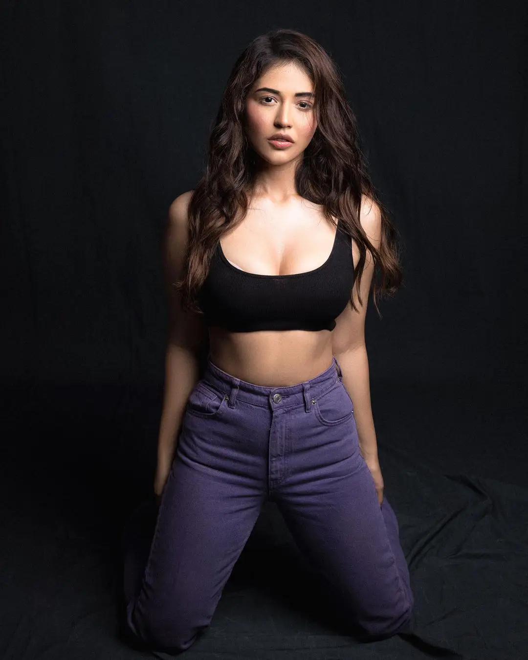 Priyanka Jawalkar is crazy with topless pics