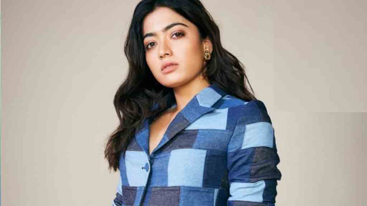 Rashmika Mandanna: సంవత్సరాలు గడుస్తున్నా కొన్ని విషయాలు నన్ను ఇంకా బాధ పెడుతూనే ఉన్నాయి.. ఎమోషనల్ అయిన రష్మిక! Rashmika Mandanna: సంవత్సరాలు గడుస్తున్నా కొన్ని విషయాలు నన్ను ఇంకా బాధ పెడుతూనే ఉన్నాయి.. ఎమోషనల్ అయిన రష్మిక!