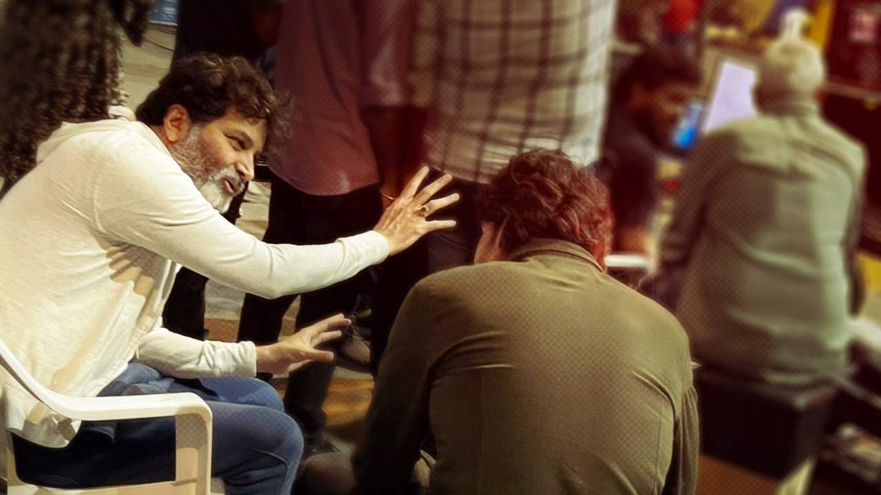 SSMB28 Update: మహేష్ మూవీ నుండి ఆ రోజున సర్ప్రైజ్ రానుందా..? SSMB28 Update: మహేష్ మూవీ నుండి ఆ రోజున సర్ప్రైజ్ రానుందా..?