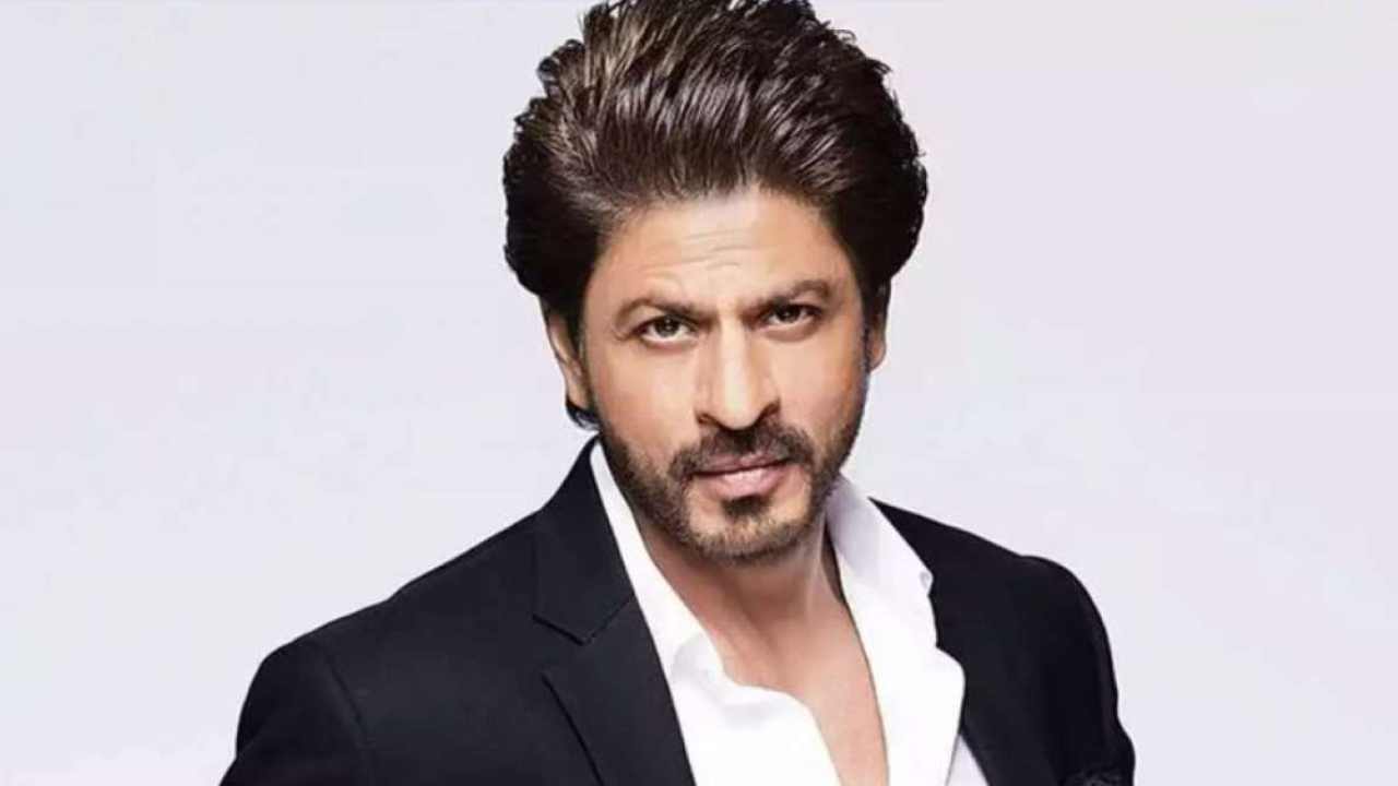 Shah Rukh Khan: ఎయిర్ పోర్టులో షారుఖ్‌కు చేదు అనుభవం.. గంటపాటు నిలిపేశారట!
