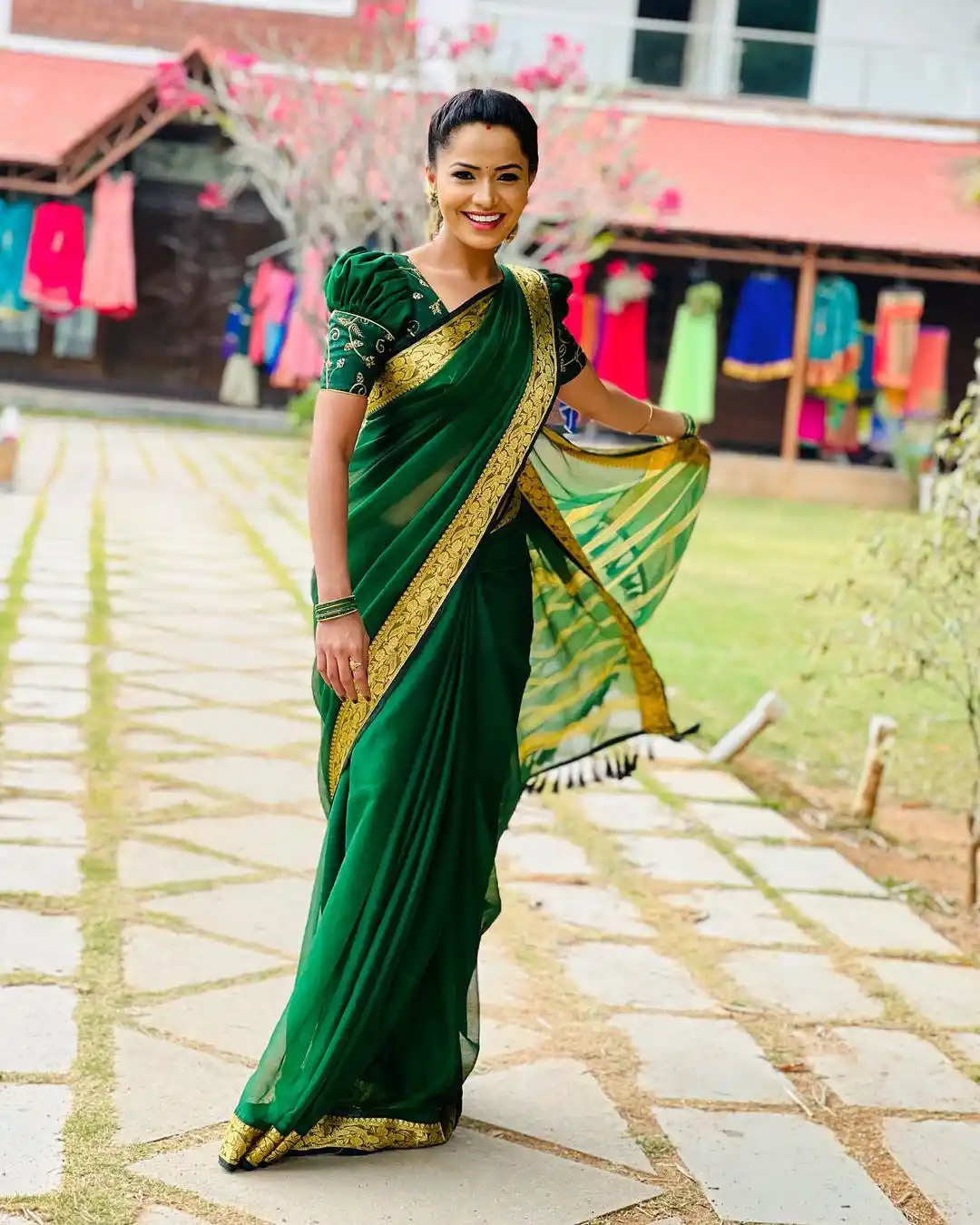 Shobha Shetty Gorgeous Looks in Saree