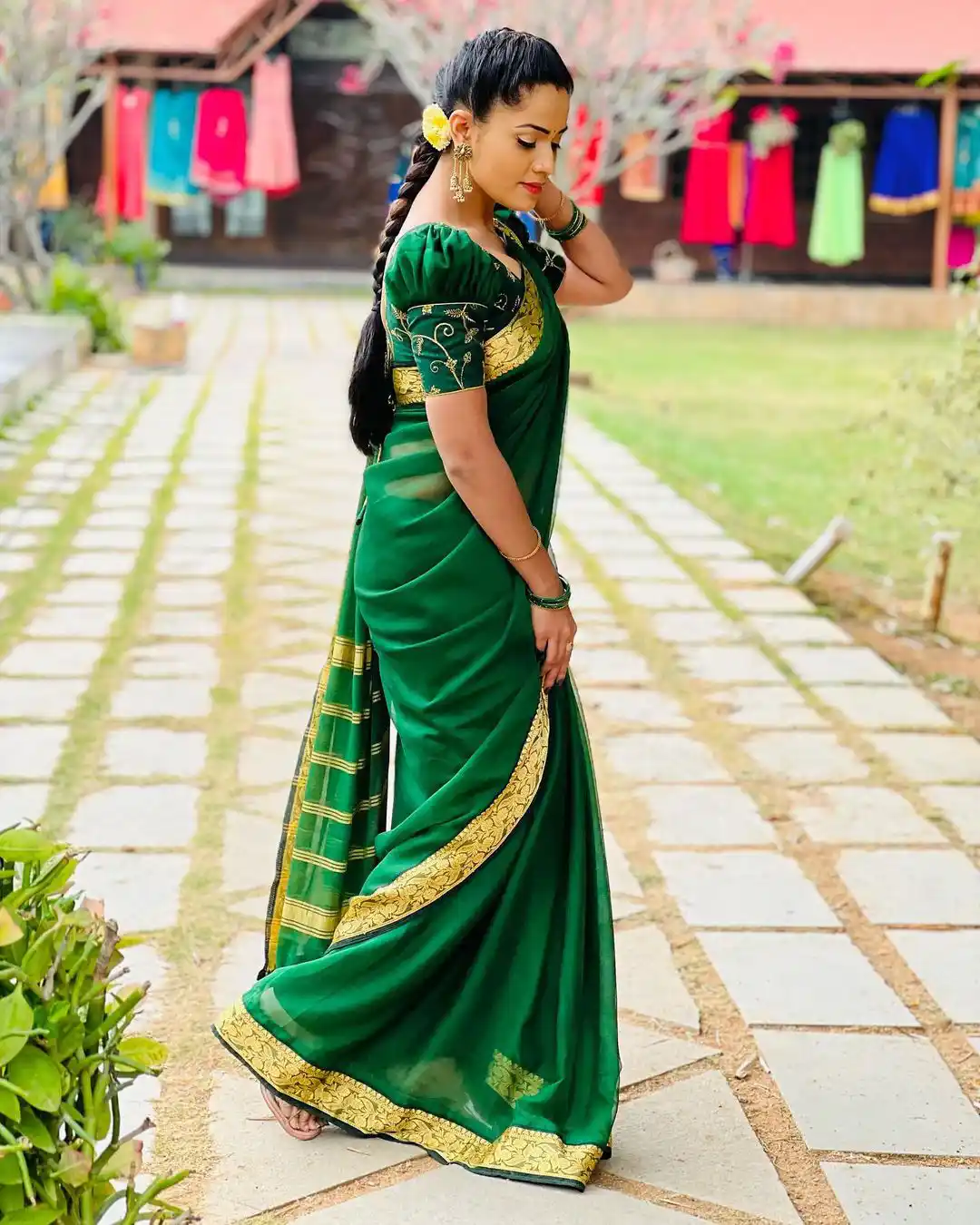 Shobha Shetty Gorgeous Looks in Saree