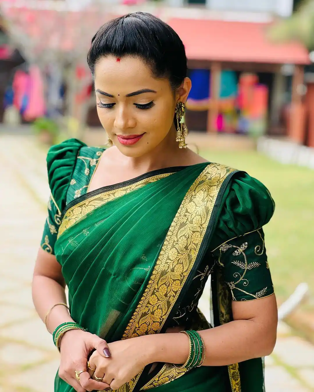 Shobha Shetty Gorgeous Looks in Saree