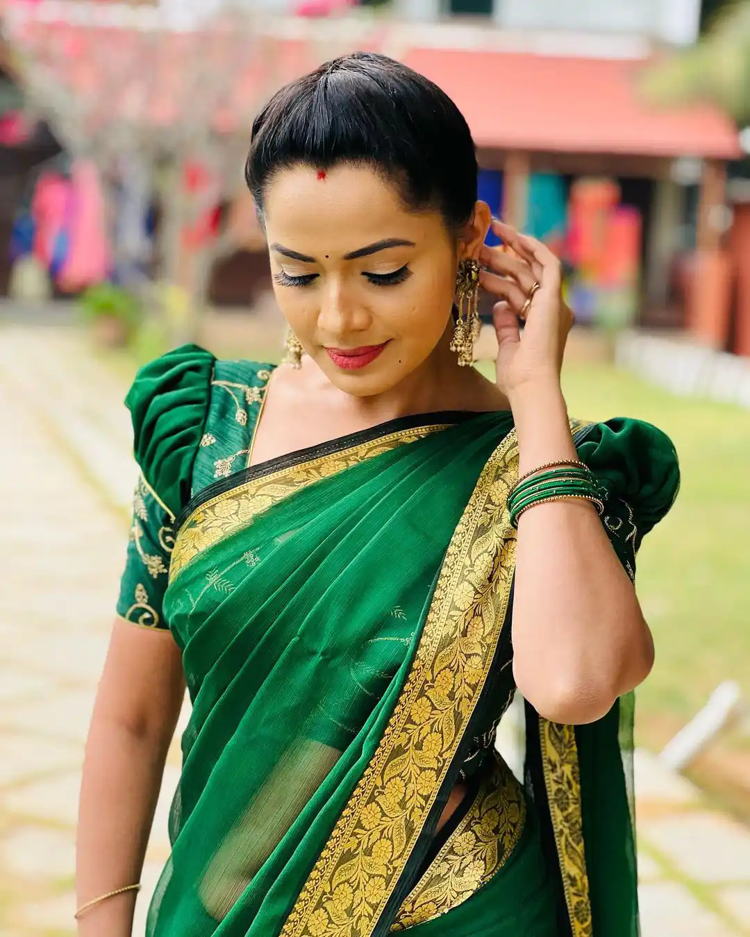 Shobha Shetty Gorgeous Looks in Saree