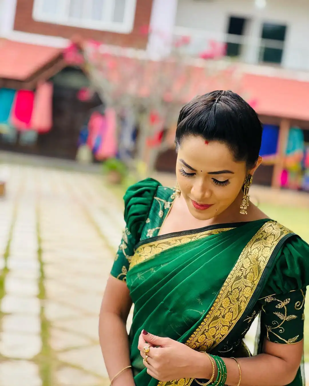 Shobha Shetty Gorgeous Looks in Saree