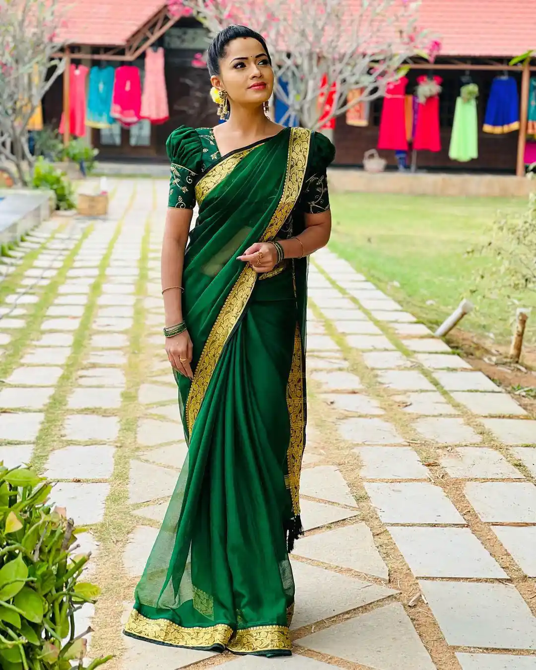 Shobha Shetty Gorgeous Looks in Saree