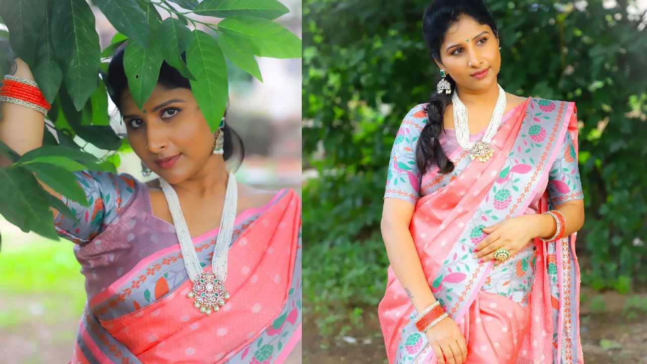 Mangli : చీర సింగారం మంగ్లీ వయ్యారం..