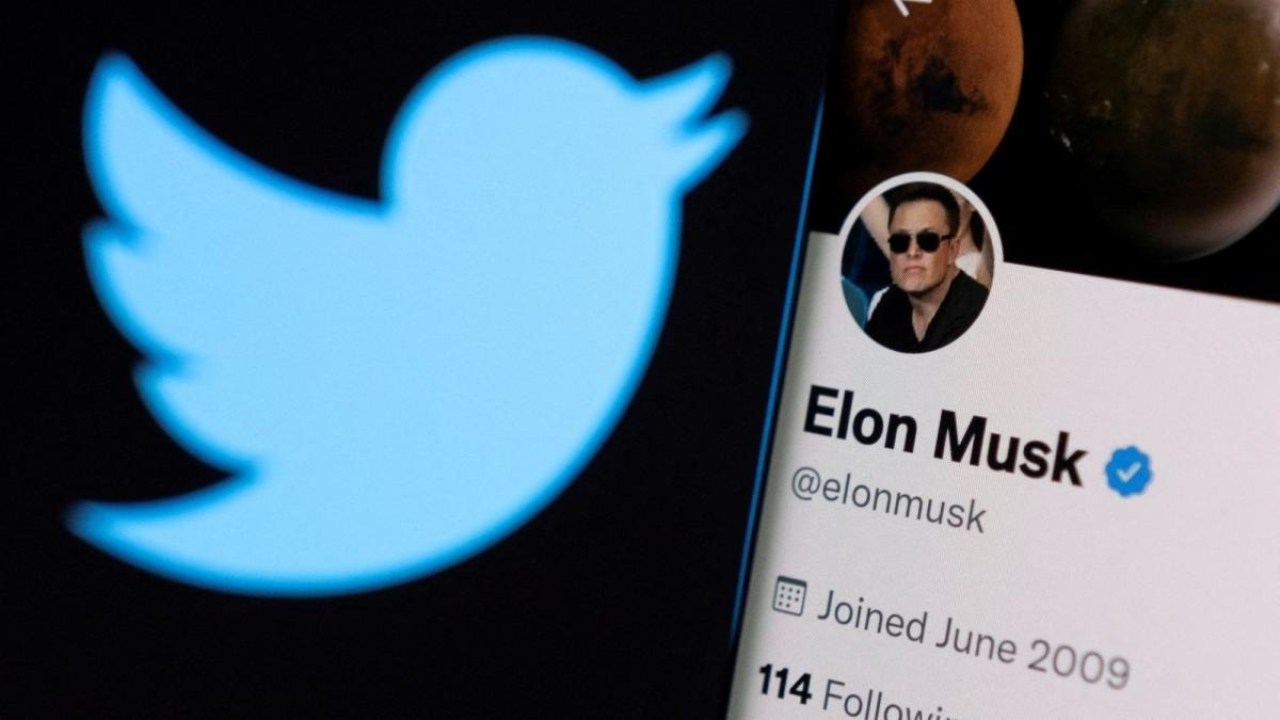 Twitter At Risk : ఉద్యోగుల రాజీనామాలతో డేంజర్లో ట్విట్టర్.. ఏ క్షణమైన షట్డౌన్ కావొచ్చు.. యూజర్లు అకౌంట్ డేటాను ఇలా డౌన్లోడ్ చేసుకోండి! Twitter At Risk : ఉద్యోగుల రాజీనామాలతో డేంజర్లో ట్విట్టర్.. ఏ క్షణమైన షట్డౌన్ కావొచ్చు.. యూజర్లు అకౌంట్ డేటాను ఇలా డౌన్లోడ్ చేసుకోండి!
