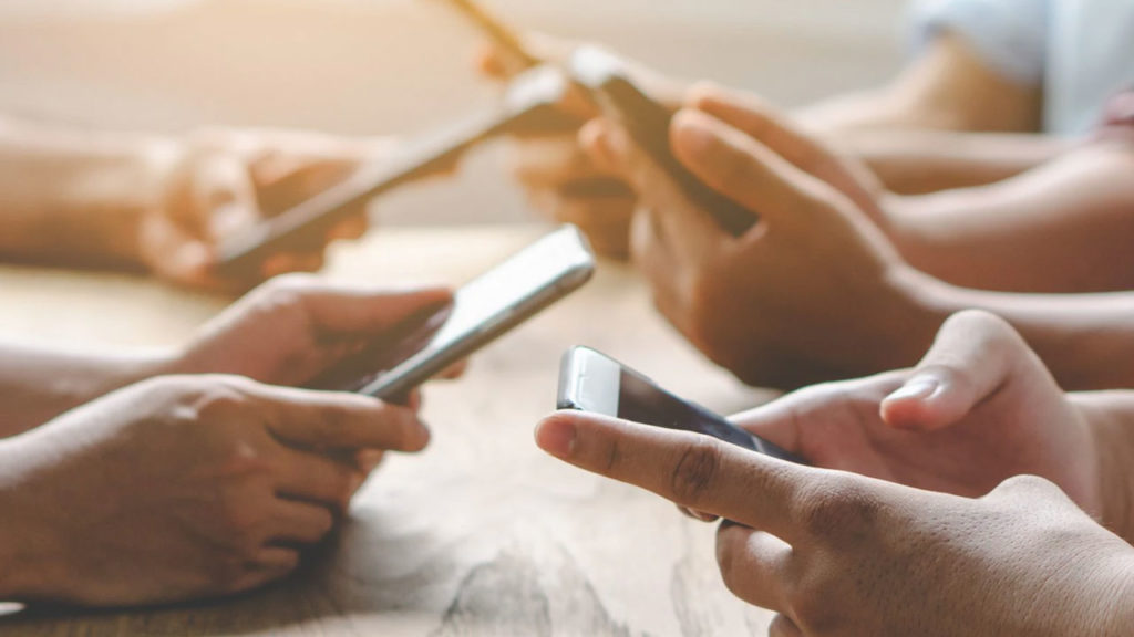 Addicted to smartphone? Do this to break the habit