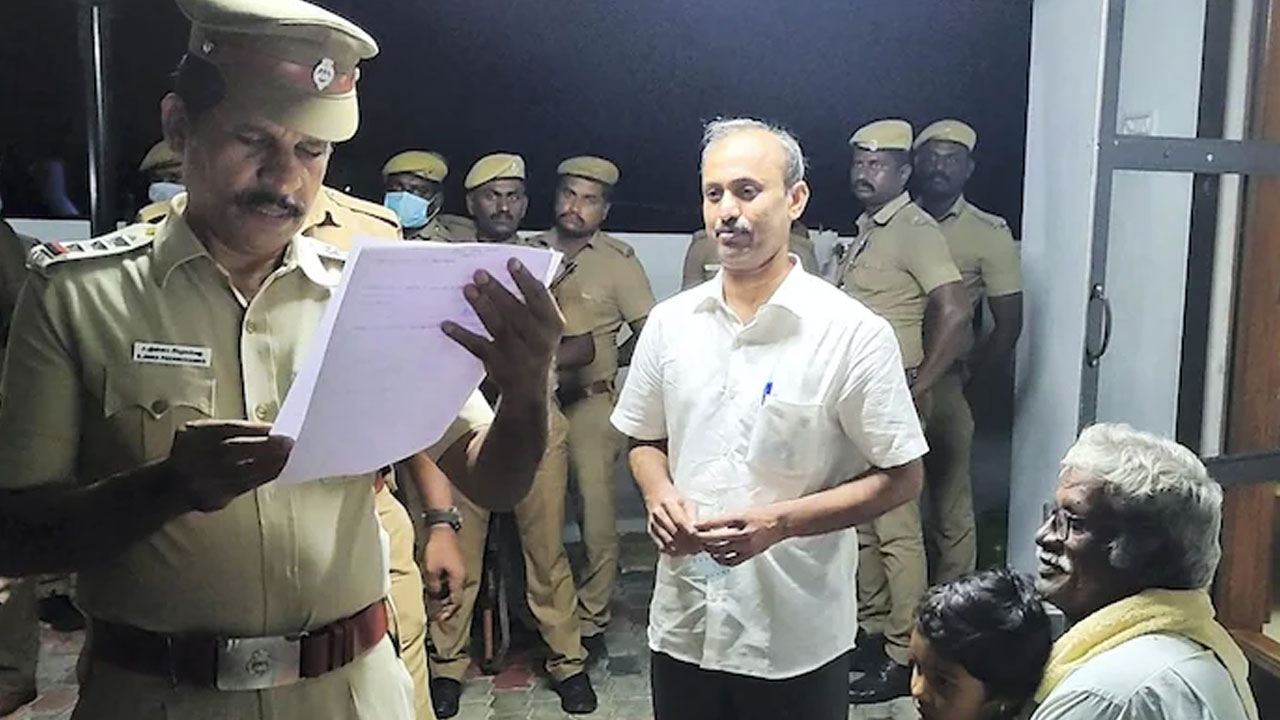 Rajiv Gandhi Assassination: ఉగ్రవాదులం కాదు, బాధితులం.. రాజీవ్ గాంధీ హంతకులు Rajiv Gandhi Assassination: ఉగ్రవాదులం కాదు, బాధితులం.. రాజీవ్ గాంధీ హంతకులు