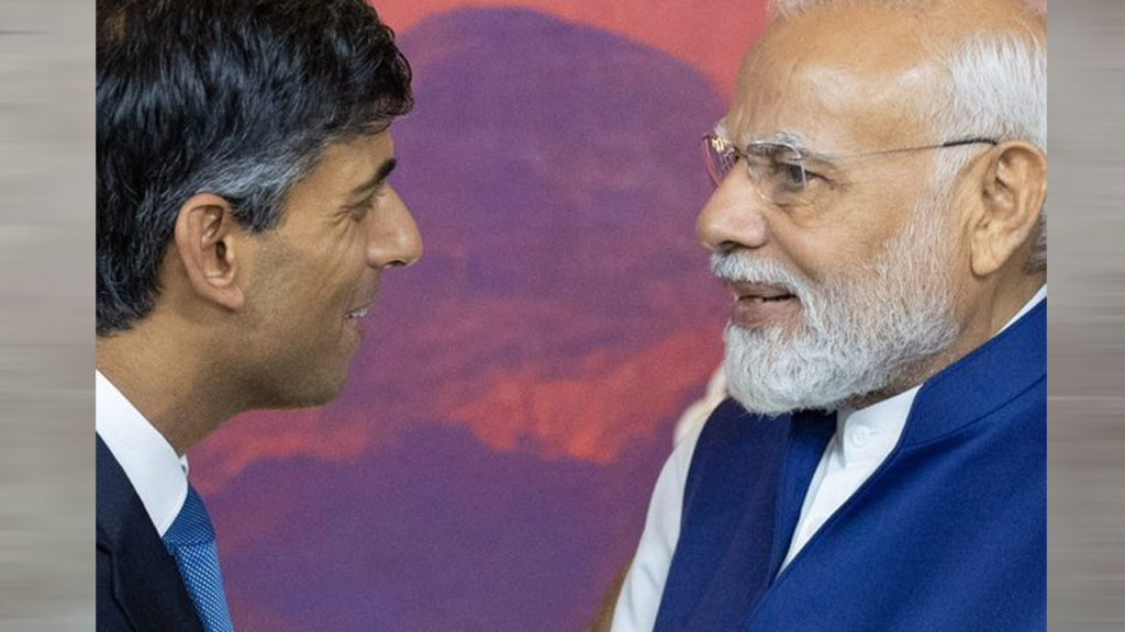 UK PM Rishi Sunak tweets in Hindi as he shares pic with PM Modi