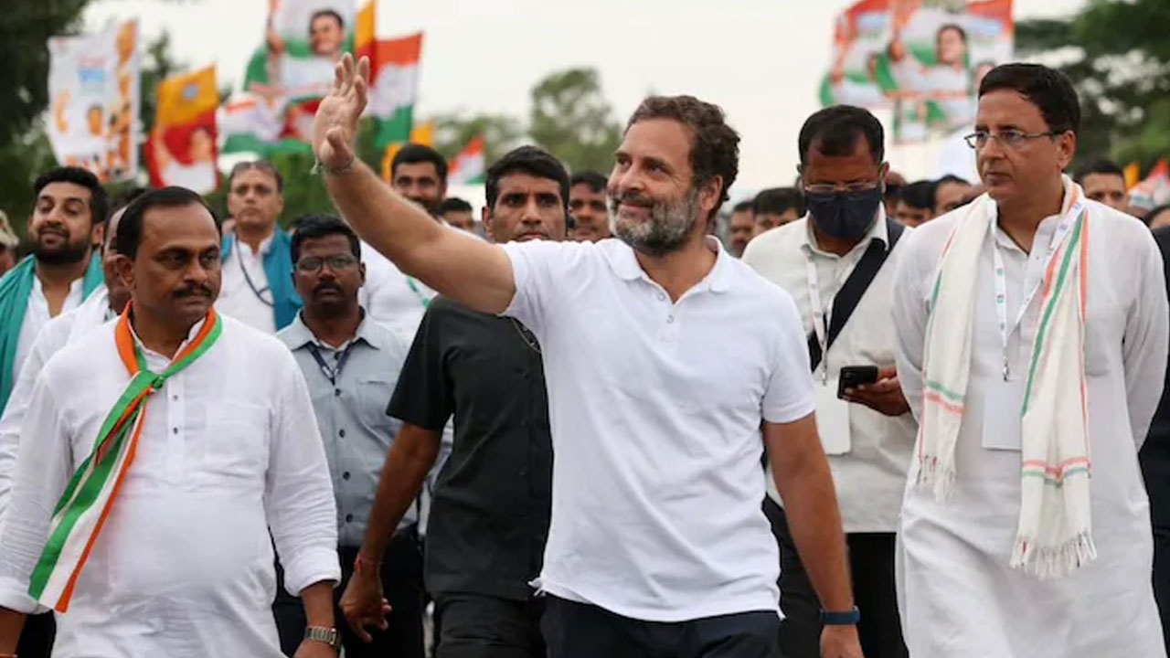 Gujarat Polls: ఎన్నికలకు దూరంగా, విమర్శలకు దగ్గరగా రాహుల్.. తీవ్రంగా ఎద్దేవా చేస్తోన్న బీజేపీ Gujarat Polls: ఎన్నికలకు దూరంగా, విమర్శలకు దగ్గరగా రాహుల్.. తీవ్రంగా ఎద్దేవా చేస్తోన్న బీజేపీ