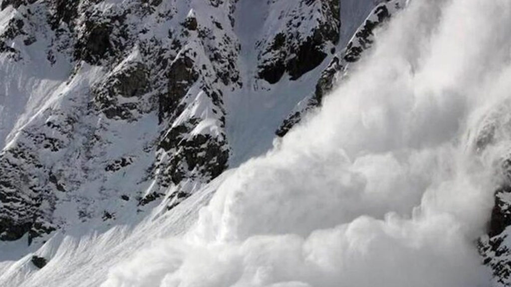 3 army jawans dead in line of duty as avalanche hits J&K