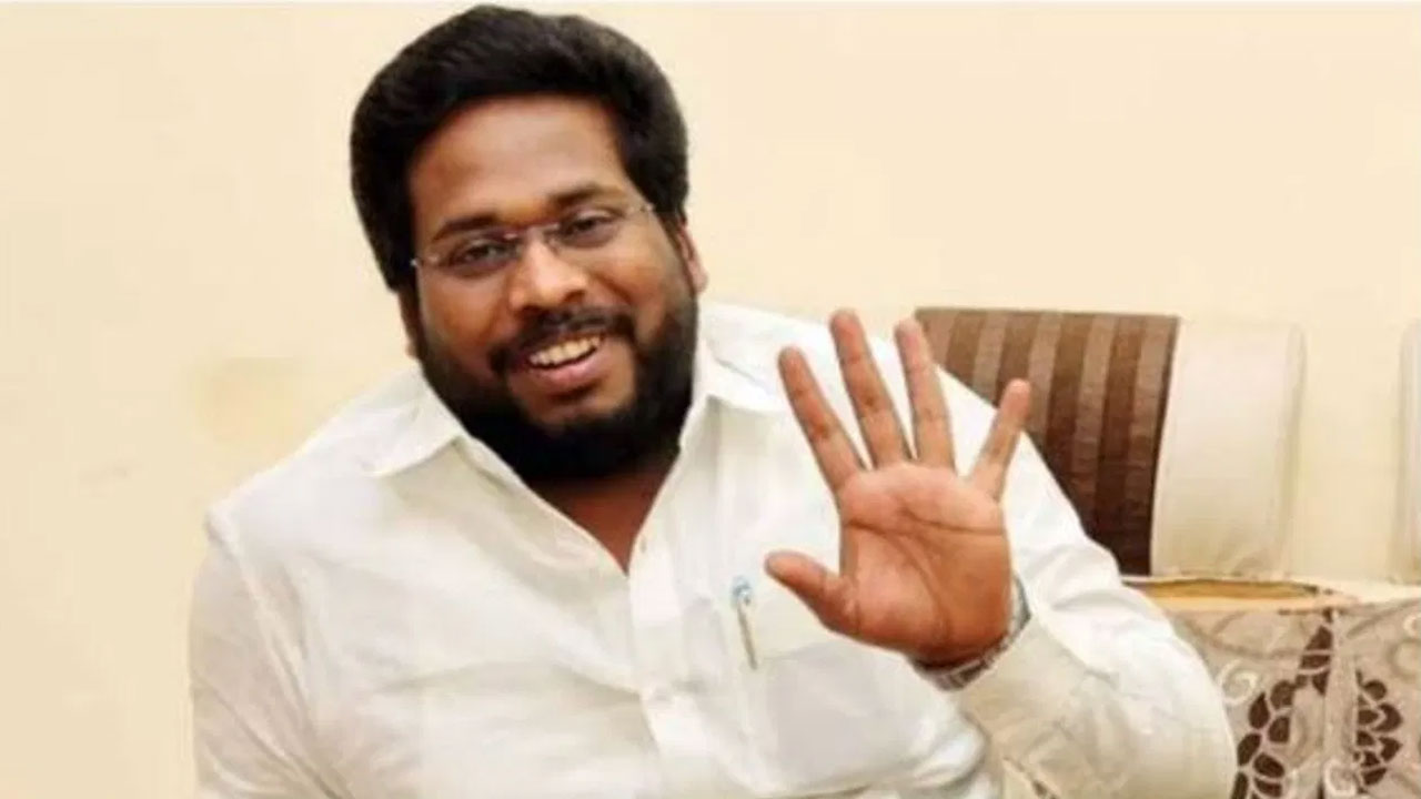 Viral Audio: రహస్య భాగాలు కత్తిరిస్తానంటూ మహిళా నేతపై అనుచిత వ్యాఖ్యలు చేసిన బీజేపీ నేత Viral Audio: రహస్య భాగాలు కత్తిరిస్తానంటూ మహిళా నేతపై అనుచిత వ్యాఖ్యలు చేసిన బీజేపీ నేత