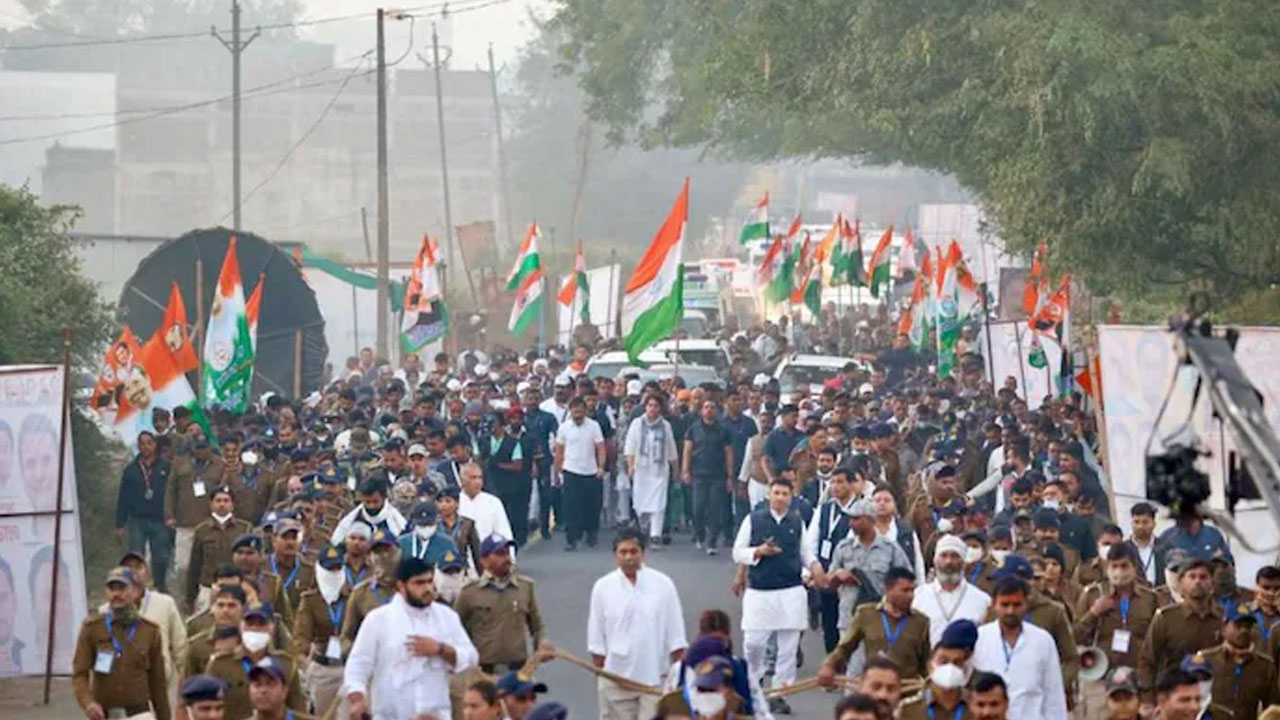 Bharat Jodo Yatra: భారత్ జోడో యాత్రలో పాకిస్తాన్ అనుకూల నినాదాలు.. బీజేపీ తీవ్ర ఆరోపణలు Bharat Jodo Yatra: భారత్ జోడో యాత్రలో పాకిస్తాన్ అనుకూల నినాదాలు.. బీజేపీ తీవ్ర ఆరోపణలు