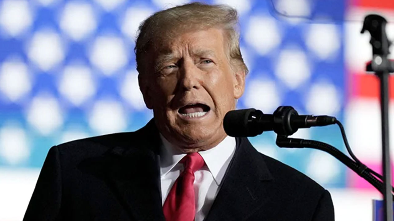 Trump Account Reinstated: డొనాల్డ్ ట్రంప్ అకౌంట్ రీస్టోర్ చేసిన ట్విట్టర్.. ట్రంప్, మస్క్లపై నెటిజెన్ల ఫన్నీ ట్రోల్స్ Trump Account Reinstated: డొనాల్డ్ ట్రంప్ అకౌంట్ రీస్టోర్ చేసిన ట్విట్టర్.. ట్రంప్, మస్క్లపై నెటిజెన్ల ఫన్నీ ట్రోల్స్