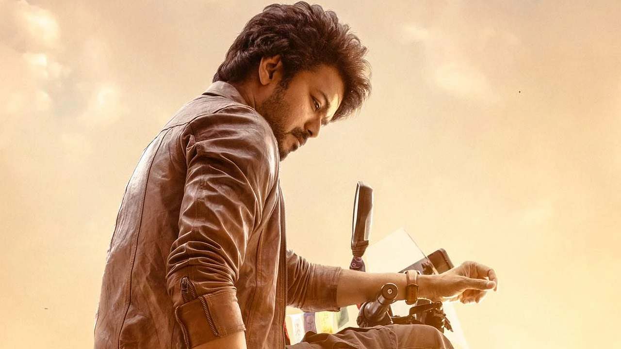 Varisu: కేరళలో వారిసు రైట్స్కు భారీ రేటు.. విజయ్ కెరీర్లోనే హయ్యెస్ట్! Varisu: కేరళలో వారిసు రైట్స్కు భారీ రేటు.. విజయ్ కెరీర్లోనే హయ్యెస్ట్!