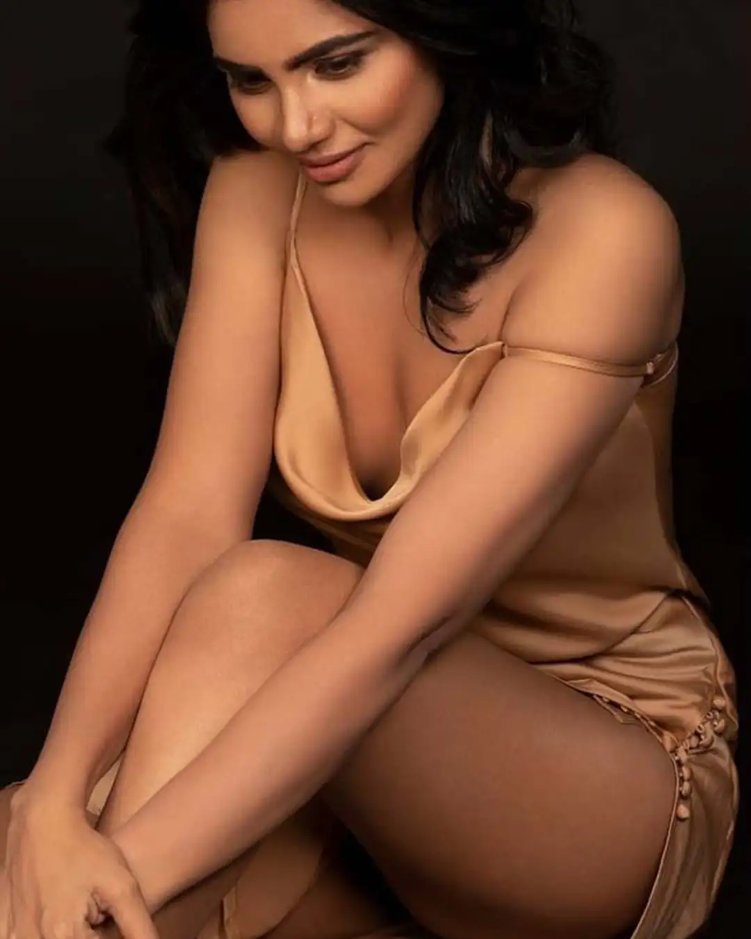 Varsha Hot Pics Goes Viral In The Social Media