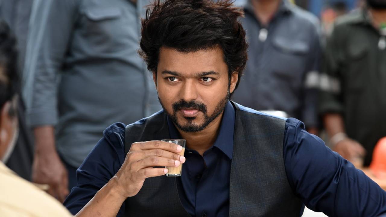 Vijay: విజయ్ సినిమాలో మరో తమిళ హీరో.. ఎవరంటే? Vijay: విజయ్ సినిమాలో మరో తమిళ హీరో.. ఎవరంటే?