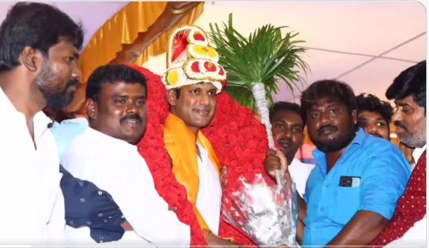 Vishal's fans help some poor people get married and Vishal appreciates