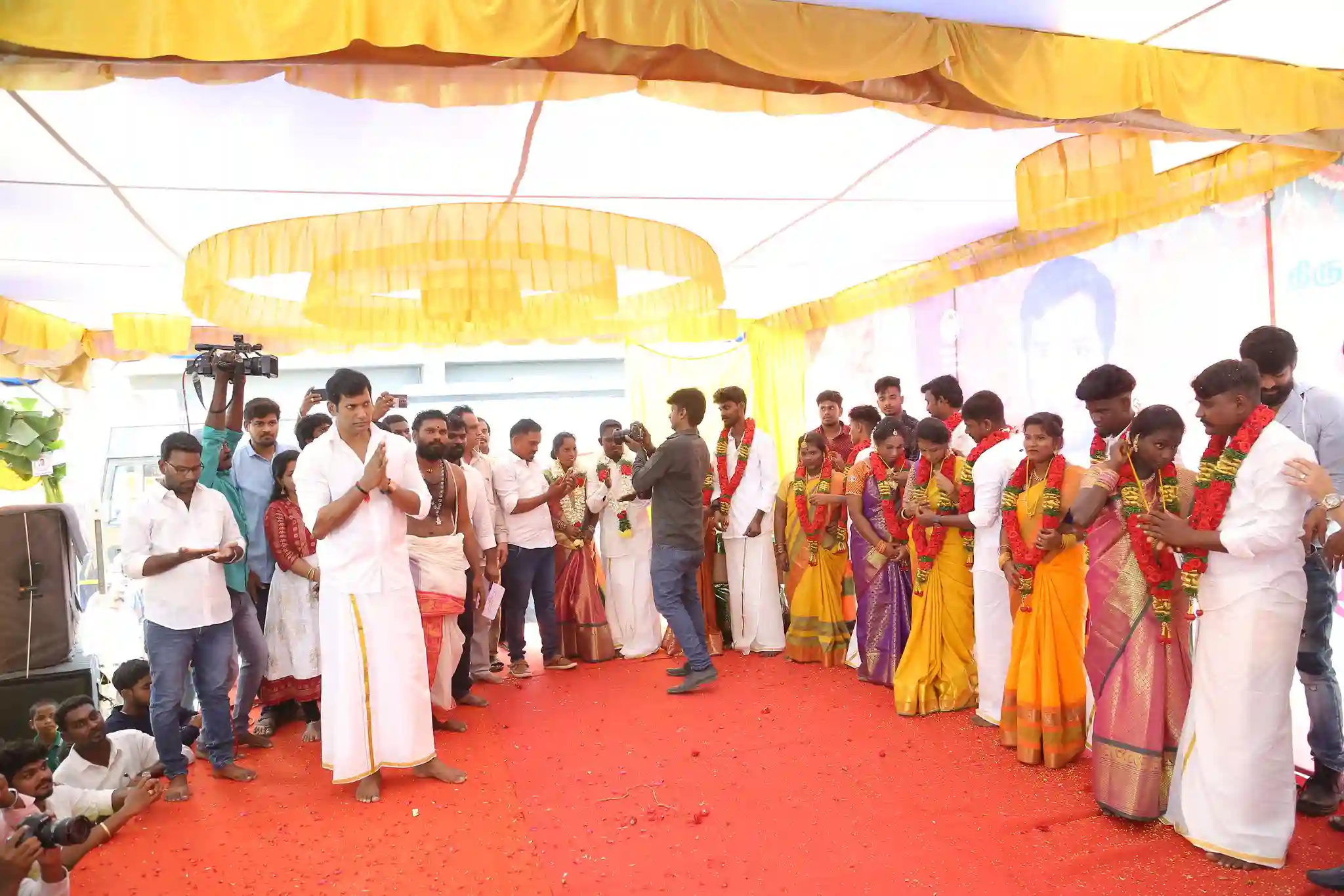 Vishal's fans help some poor people get married and Vishal appreciates