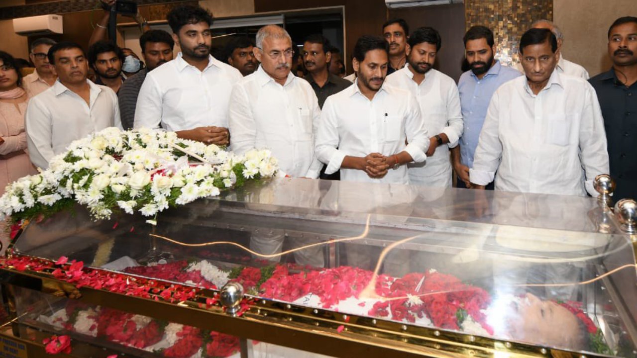 AP CM Jagan pays tribute to krishna dead body