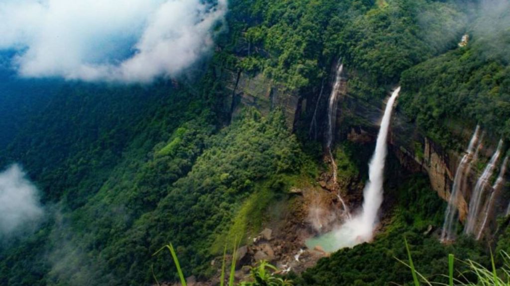 breathtakingly beautiful Nohkalikai Falls