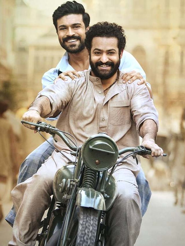 >మీ ఫ్రెండ్స్‌ను గుర్తుకుతెచ్చే తెలుగు స్నేహగీతాలు!