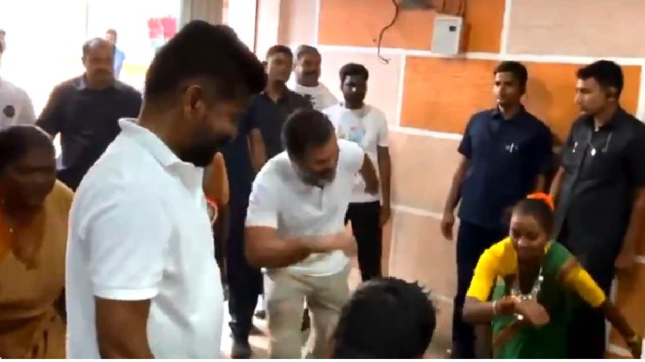 #BharatJodoYatra: ధింసా, పోతరాజు నృత్యం చేసిన రాహుల్ గాంధీ.. వీడియో వైరల్ #BharatJodoYatra: ధింసా, పోతరాజు నృత్యం చేసిన రాహుల్ గాంధీ.. వీడియో వైరల్