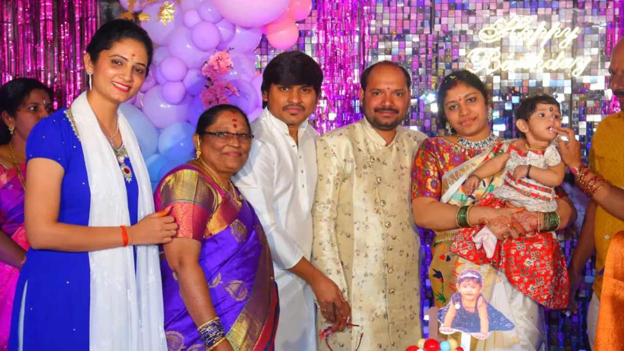 Jabardasth Rakesh :  జబర్దస్త్ రాకేష్ తమ్ముడి కూతురి పుట్టినరోజు వేడుకలు..