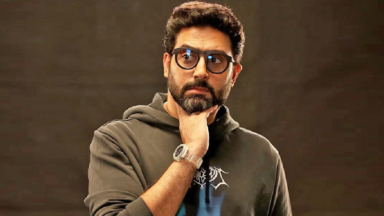 Abhishek Bachchan : తన కొడుకుని టాలెంటెడ్ యాక్టర్ అనుకుంటున్నాడు అబితాబ్ బచ్చన్.. రచయిత సంచలన కామెంట్స్! Abhishek Bachchan : తన కొడుకుని టాలెంటెడ్ యాక్టర్ అనుకుంటున్నాడు అబితాబ్ బచ్చన్.. రచయిత సంచలన కామెంట్స్!