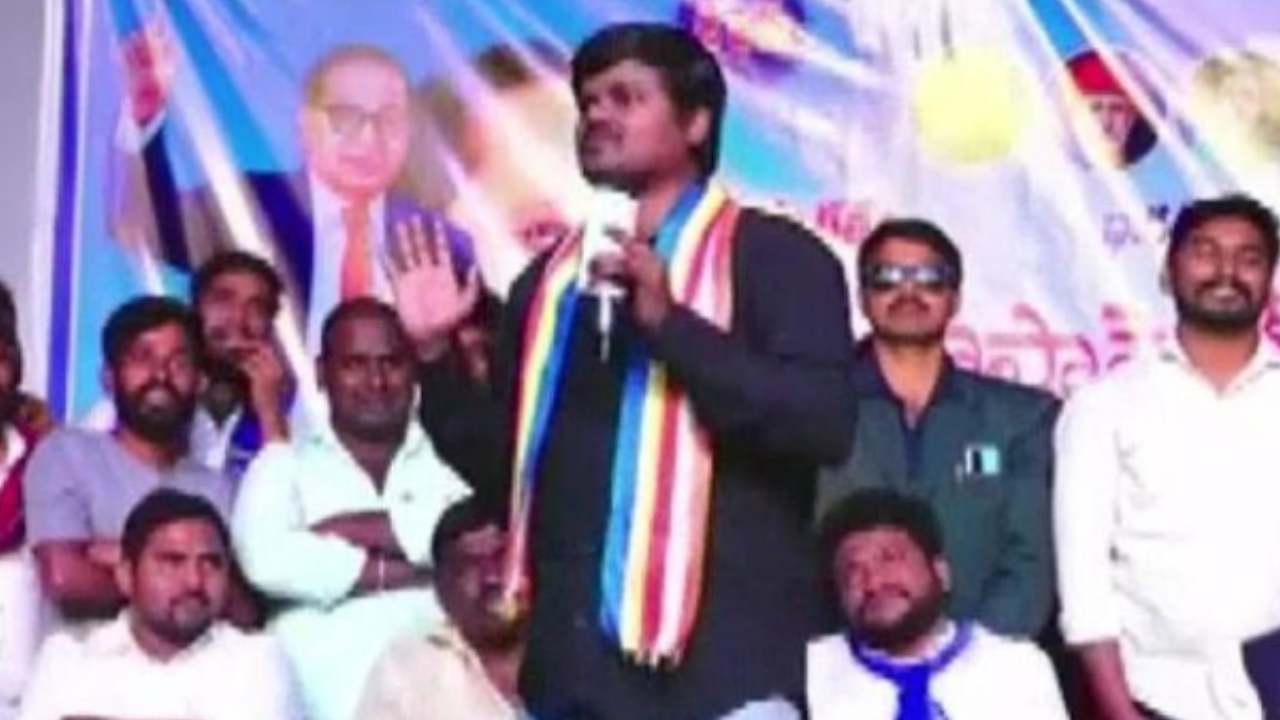 Bairi Naresh Arrest: అయ్యప్ప స్వామిపై అనుచిత వ్యాఖ్యలు చేసిన బైరి నరేశ్ అరెస్ట్.. Bairi Naresh Arrest: అయ్యప్ప స్వామిపై అనుచిత వ్యాఖ్యలు చేసిన బైరి నరేశ్ అరెస్ట్..