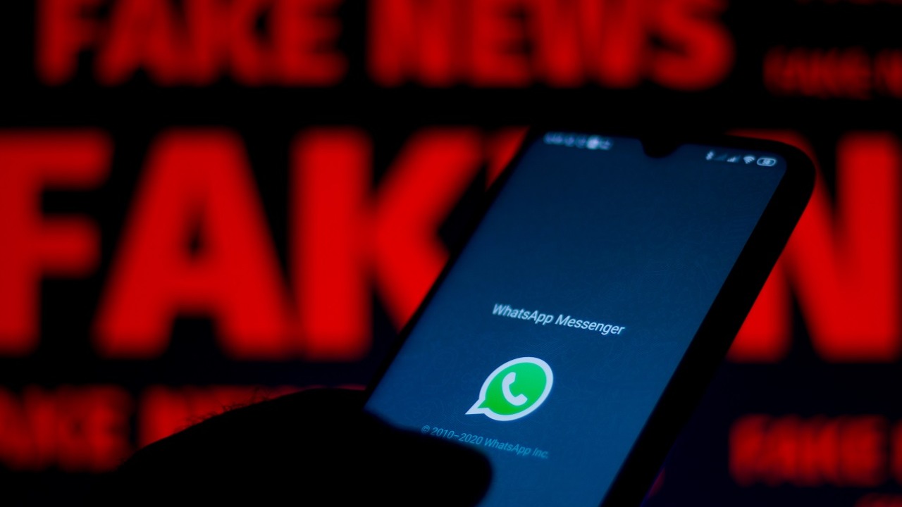 Fake WhatsApp Messages : వాట్సాప్లో ఫేక్ మెసేజ్లతో జాగ్రత్త.. కొత్త కొవిడ్ ఒమిక్రాన్ వేరియంట్ లక్షణాలివే.. ఇలాంటి ఫేక్ మెసేజ్లను ఎలా గుర్తించాలో తెలుసా? Fake WhatsApp Messages : వాట్సాప్లో ఫేక్ మెసేజ్లతో జాగ్రత్త.. కొత్త కొవిడ్ ఒమిక్రాన్ వేరియంట్ లక్షణాలివే.. ఇలాంటి ఫేక్ మెసేజ్లను ఎలా గుర్తించాలో తెలుసా?