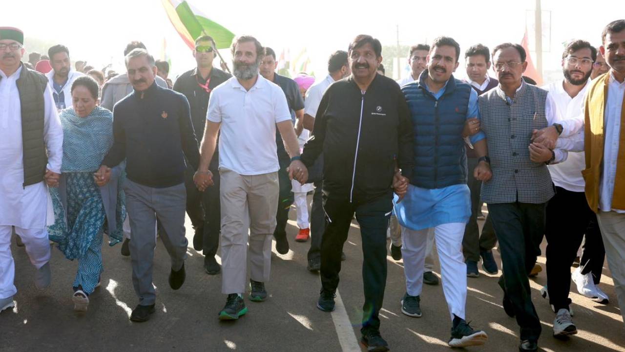 Rahul Gandhi Bhart Jodo Yatra: 100 రోజులకు చేరిన భారత్ జోడో యాత్ర.. రాజస్థాన్‌లో ఉత్సాహంగా ముందుకు..