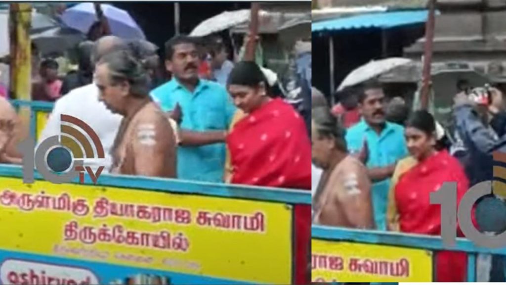CM MK Stalin's Wife Durga Uses Deity's Umbrella