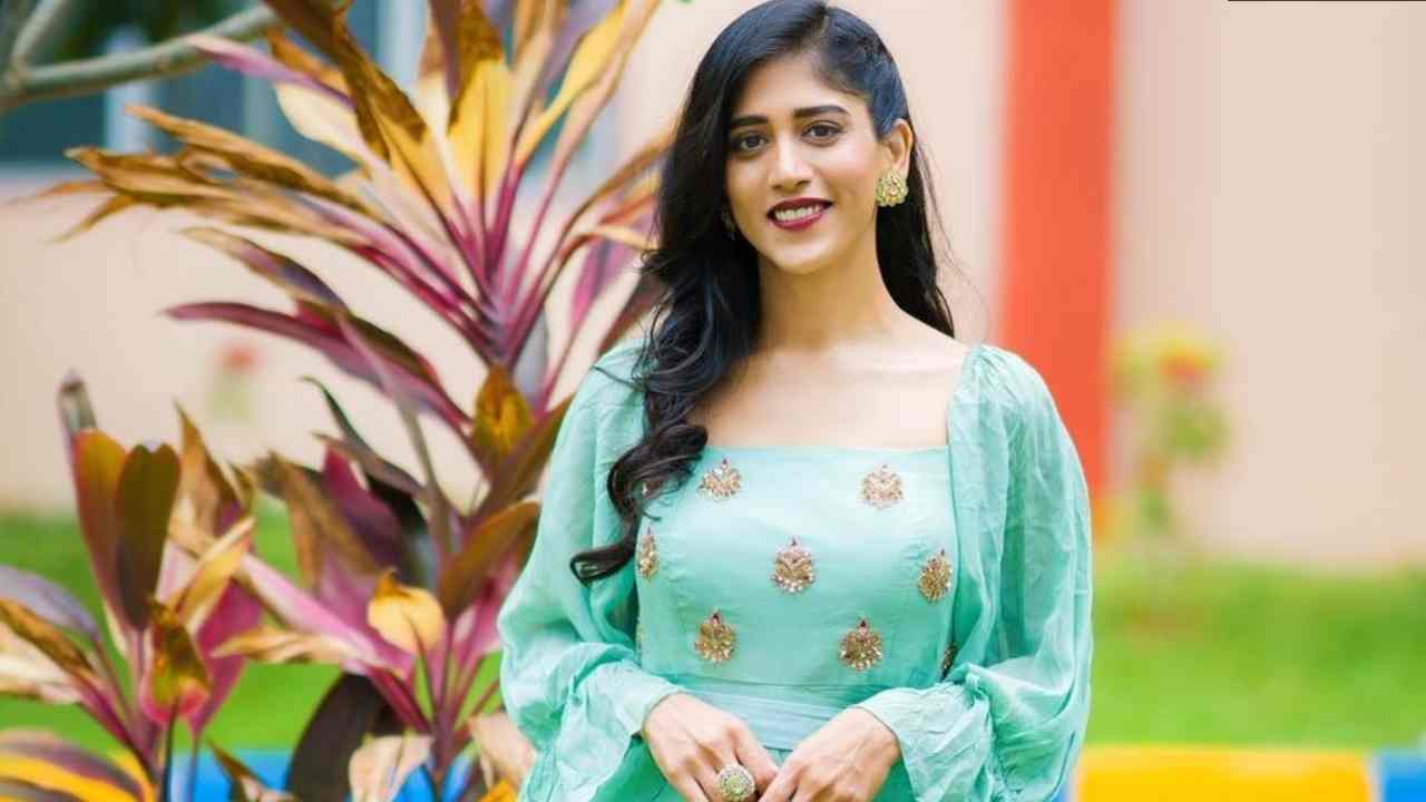 Chandini Chowdary: సోషల్ మీడియా వేధింపులతో సతమతమవుతున్న కలర్ ఫోటో బ్యూటీ Chandini Chowdary: సోషల్ మీడియా వేధింపులతో సతమతమవుతున్న కలర్ ఫోటో బ్యూటీ