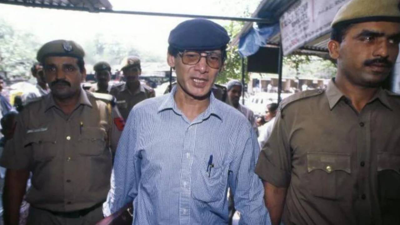 Charles Sobhraj: నేపాల్ జైలు నుంచి ఫ్రెంచ్ సీరియల్ కిల్లర్ చార్లెస్ శోభరాజ్ విడుదల Charles Sobhraj: నేపాల్ జైలు నుంచి ఫ్రెంచ్ సీరియల్ కిల్లర్ చార్లెస్ శోభరాజ్ విడుదల