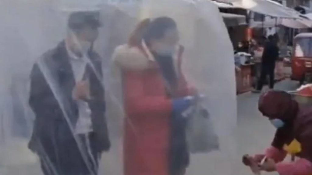 Couples under cover in China