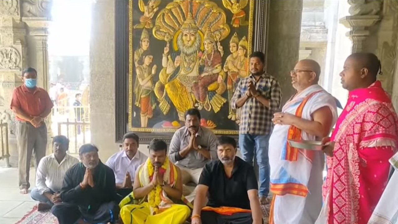 Covid-19: ఆ దేవుడి వల్లే కరోనాను సమర్థంగా ఎదుర్కొన్నాం: కొవిడ్పై డీహెచ్ గడల మరోసారి స్పందన Covid-19: ఆ దేవుడి వల్లే కరోనాను సమర్థంగా ఎదుర్కొన్నాం: కొవిడ్పై డీహెచ్ గడల మరోసారి స్పందన