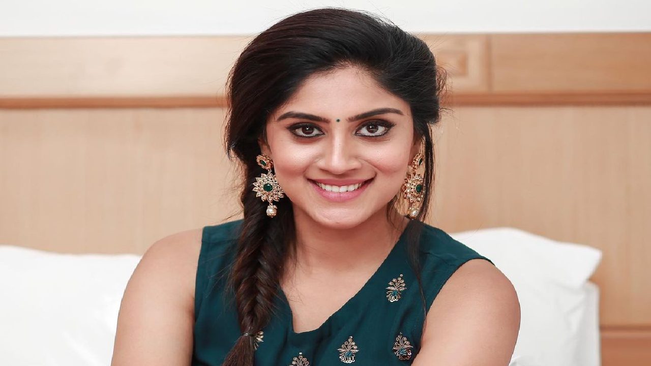 Dhanya Balakrishna : డైరెక్టర్ని సీక్రెట్గా పెళ్లాడిన ధన్య బాలకృష్ణ.. Dhanya Balakrishna : డైరెక్టర్ని సీక్రెట్గా పెళ్లాడిన ధన్య బాలకృష్ణ..