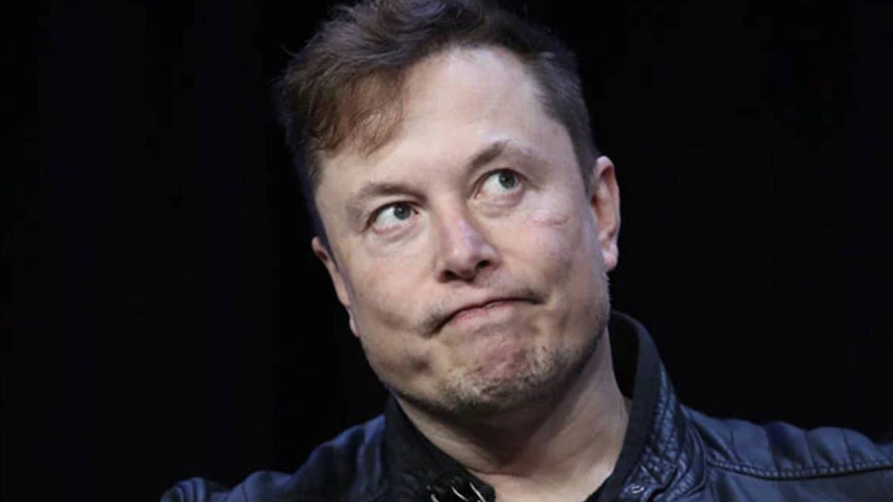 Elon Musk: మరోసారి టెస్లా షేర్లను విక్రయించిన మస్క్.. మళ్లీ ట్విటర్ కోసమేనా? Elon Musk: మరోసారి టెస్లా షేర్లను విక్రయించిన మస్క్.. మళ్లీ ట్విటర్ కోసమేనా?