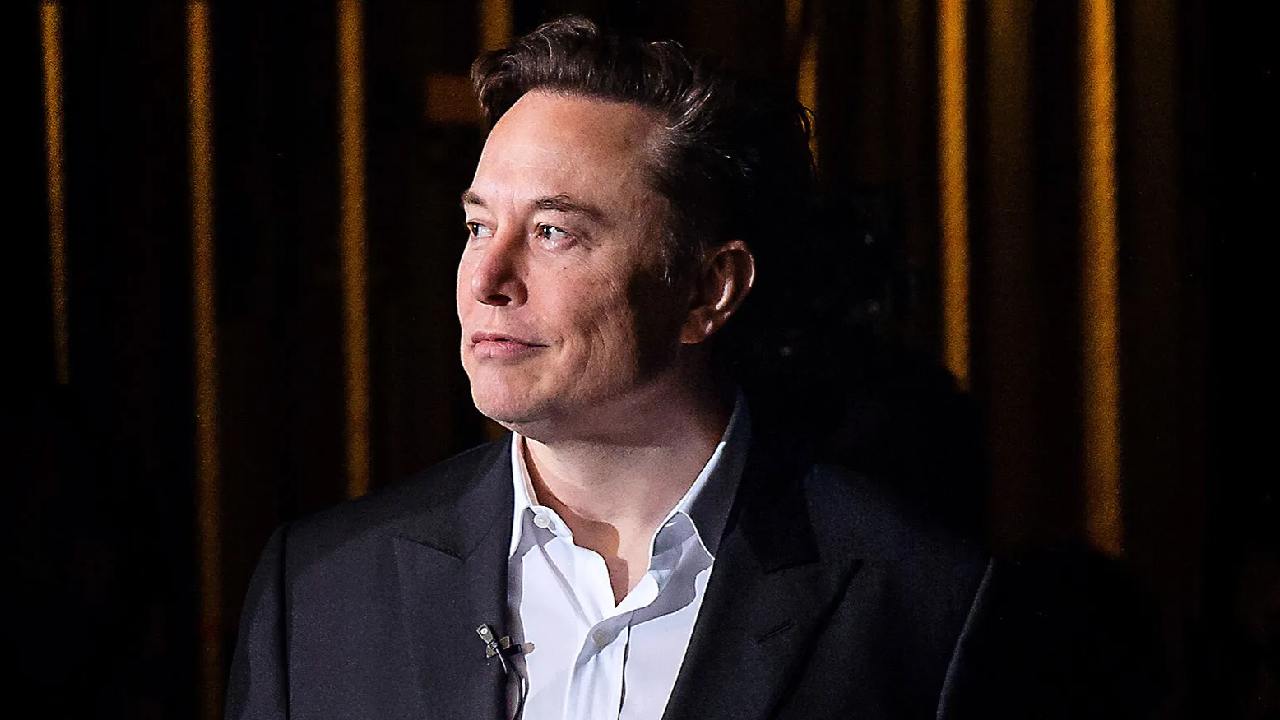 Elon Musk: జర్నలిస్టుల ట్విట్టర్ అకౌంట్లు సస్పెండ్ చేసిన ఎలన్ మస్క్.. కారణం ‘డాక్సింగ్’ Elon Musk: జర్నలిస్టుల ట్విట్టర్ అకౌంట్లు సస్పెండ్ చేసిన ఎలన్ మస్క్.. కారణం ‘డాక్సింగ్’