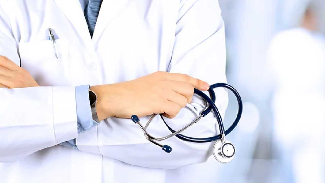 Fake Doctors: పరీక్షలో ఫెయిలైనా ప్రాక్టీస్ చేస్తున్న డాక్టర్లు.. సీబీఐ కేసు నమోదు.. నిందితులు విదేశాల్లో చదివిన డాక్టర్లు Fake Doctors: పరీక్షలో ఫెయిలైనా ప్రాక్టీస్ చేస్తున్న డాక్టర్లు.. సీబీఐ కేసు నమోదు.. నిందితులు విదేశాల్లో చదివిన డాక్టర్లు