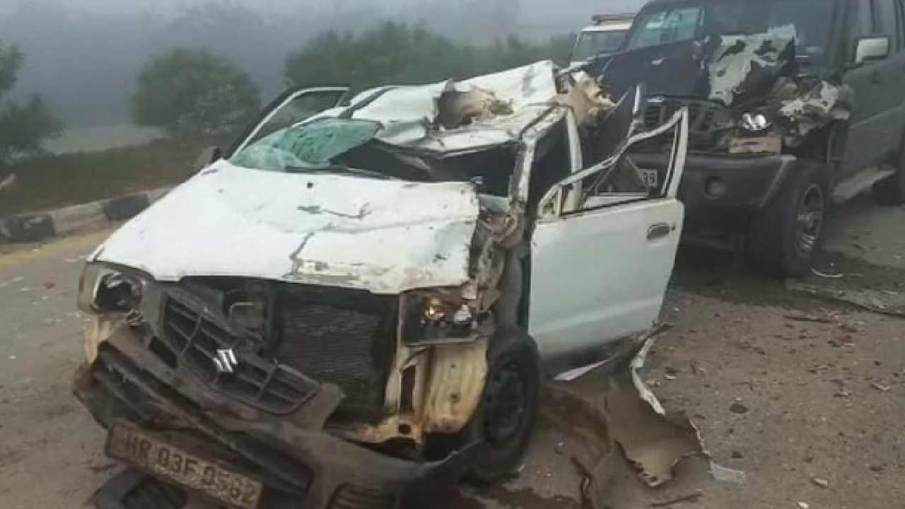 Haryana: పొగ మంచు ప్రభావంతో కనిపించని రోడ్డు.. హైవేపై 15 వాహనాలు ఢీ.. పలువురికి గాయాలు Haryana: పొగ మంచు ప్రభావంతో కనిపించని రోడ్డు.. హైవేపై 15 వాహనాలు ఢీ.. పలువురికి గాయాలు
