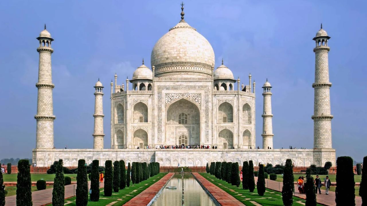 House tax notices for Taj Mahal : తాజ్మహల్కు పన్ను నోటీసులు..రూ.1.కోటి చెల్లించాలని, లేకుంటే జప్తు చేస్తామని ఆదేశం House tax notices for Taj Mahal : తాజ్మహల్కు పన్ను నోటీసులు..రూ.1.కోటి చెల్లించాలని, లేకుంటే జప్తు చేస్తామని ఆదేశం