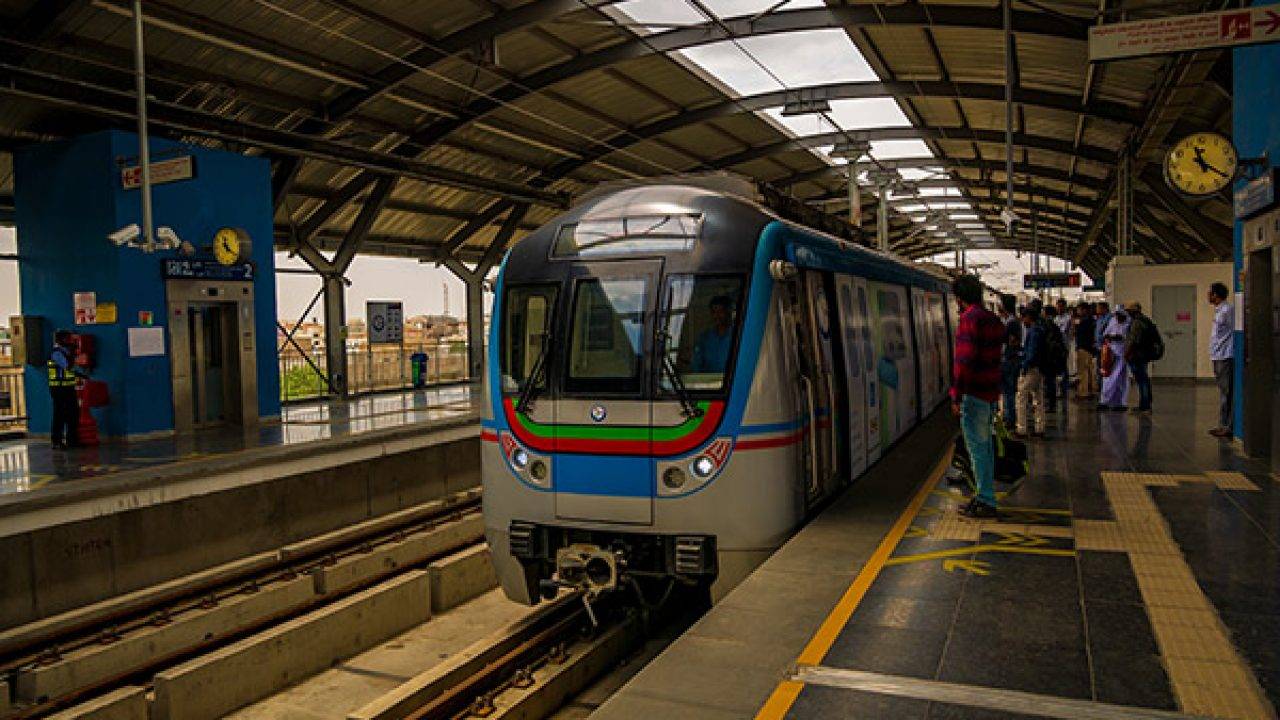 Hydrabad Metro: రేపు రాత్రి 2 గంటల వరకు మెట్రో రైళ్లు.. మద్యం సేవించి మెట్రో ఎక్కొద్దు.. Hydrabad Metro: రేపు రాత్రి 2 గంటల వరకు మెట్రో రైళ్లు.. మద్యం సేవించి మెట్రో ఎక్కొద్దు..