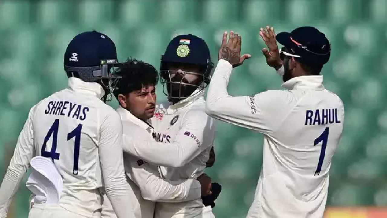 India vs Bangladesh: ఇండియా-బంగ్లాదేశ్ తొలి టెస్ట్.. ముగిసిన నాలుగో రోజు ఆట.. విజయానికి 4 వికెట్ల దూరంలో భారత్ India vs Bangladesh: ఇండియా-బంగ్లాదేశ్ తొలి టెస్ట్.. ముగిసిన నాలుగో రోజు ఆట.. విజయానికి 4 వికెట్ల దూరంలో భారత్